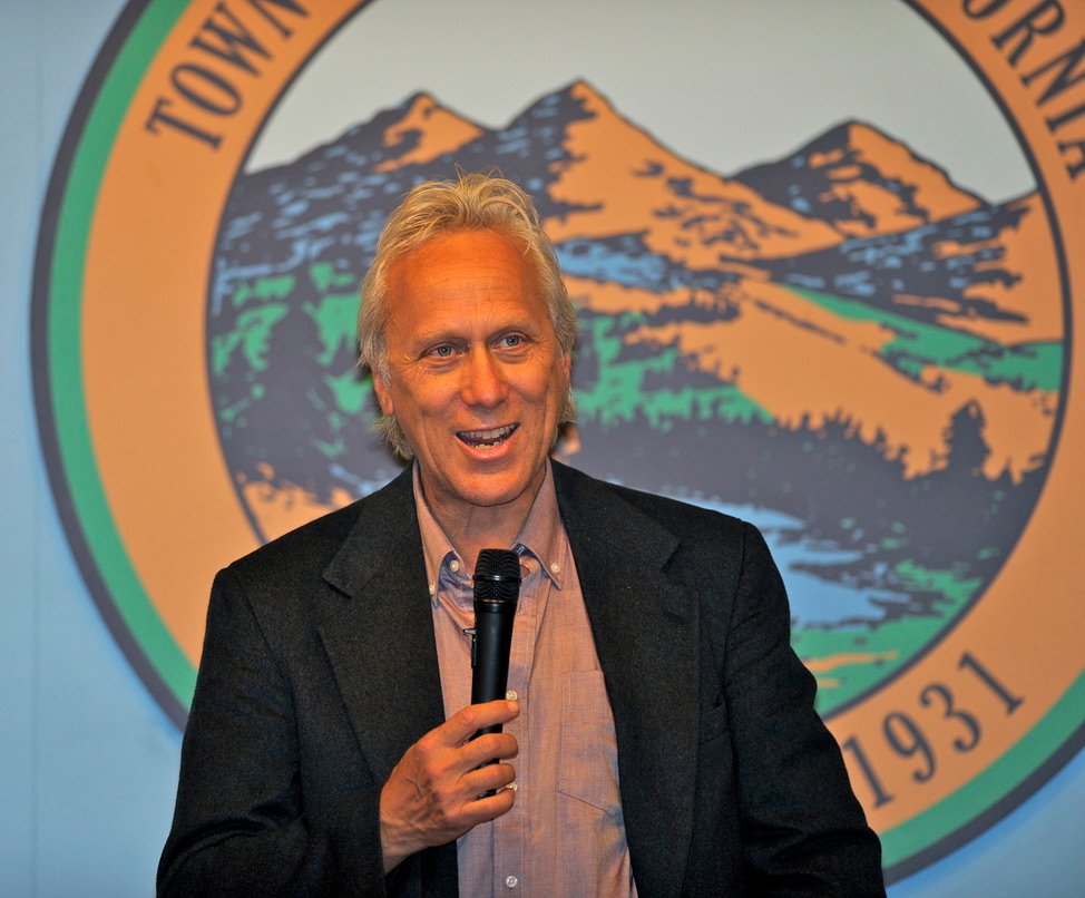 Larry Bragman speaking at a public meeting